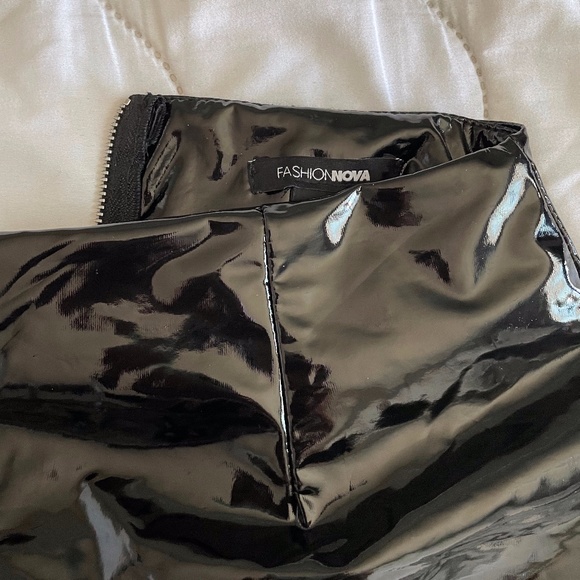 Latex Mini Skirt - Picture 2 of 3